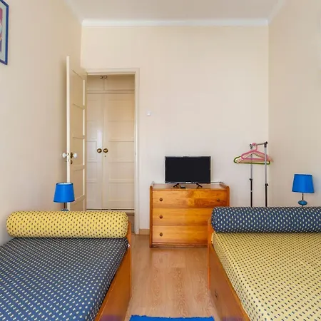 Isabel Dream Ii, 300m From The Train *