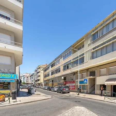 Isabel Dream Ii, 300m From The Train *