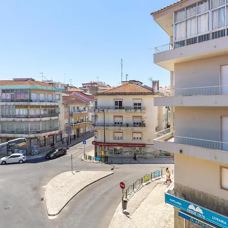 Appartamento Isabel Dream Ii, 300m From The Train Algueirão