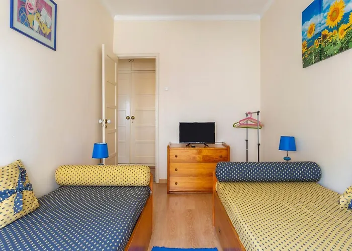 Isabel Dream Ii, 300m From The Train *