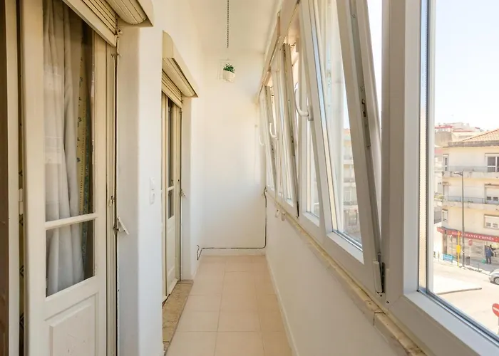 Apartment Isabel Dream Ii, 300m From The Train Algueirão