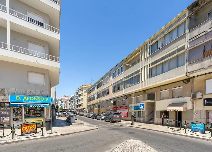 Isabel Dream Ii, 300m From The Train *